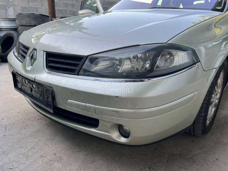 Branik prednji zeleni MV190