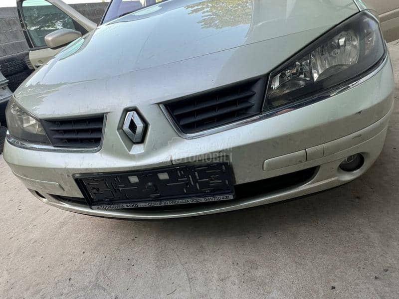 Branik prednji zeleni MV190