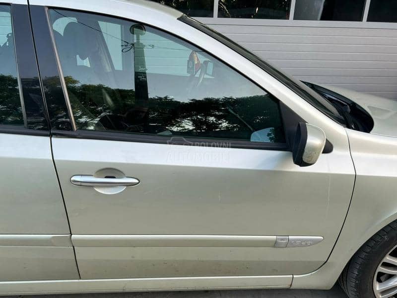 Vrata prednja desna MV190