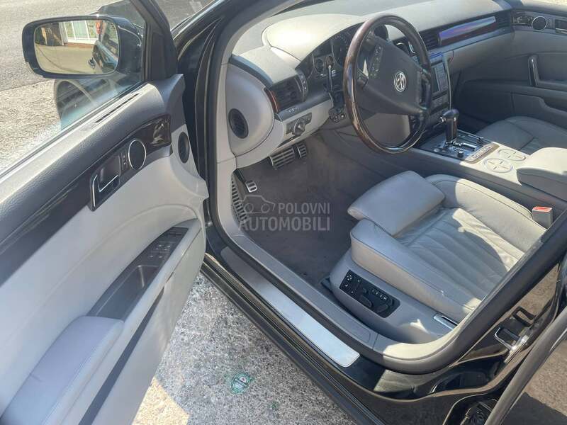 Volkswagen Phaeton 4.2 V8