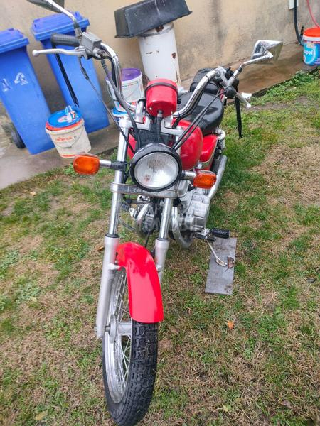 Honda CA125 REBEL