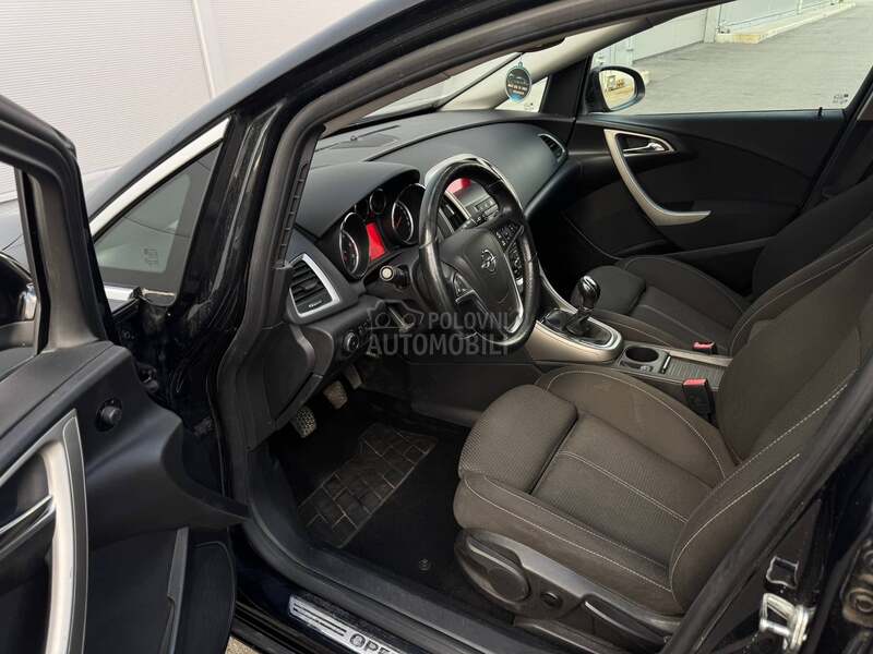 Opel Astra J 1.7CDTI 150Godina