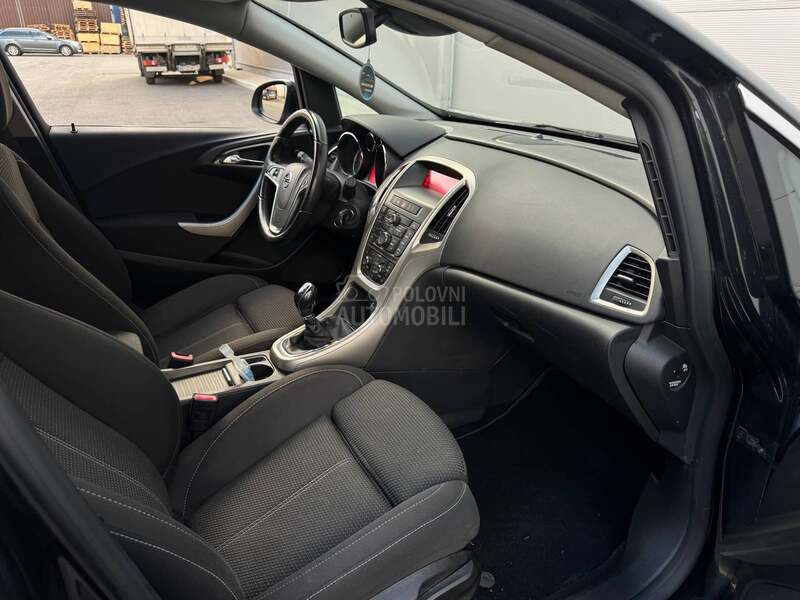 Opel Astra J 1.7CDTI 150Godina