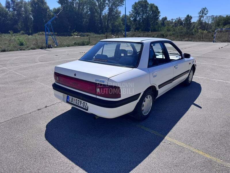 Mazda 323 