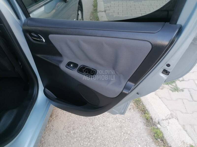 Peugeot 207 1.6i HEAVEN CH