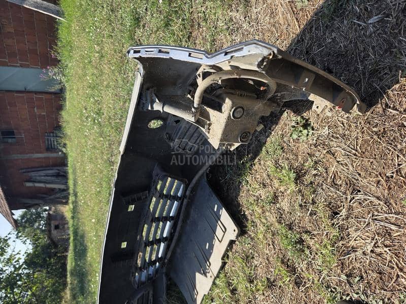 Prednji branik komplet