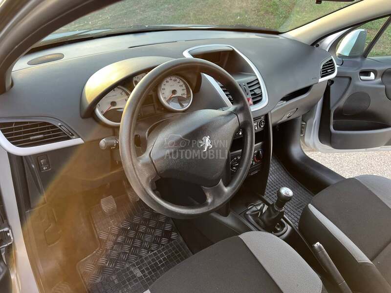 Peugeot 207 1.4 8v