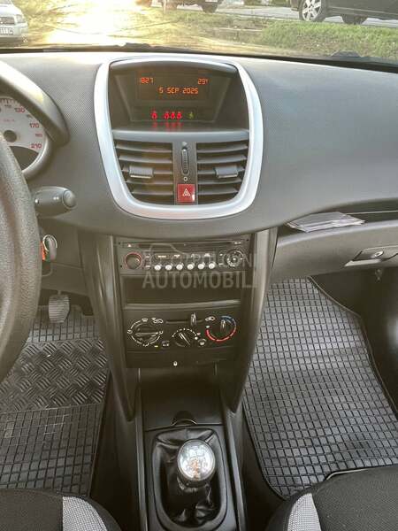 Peugeot 207 1.4 8v