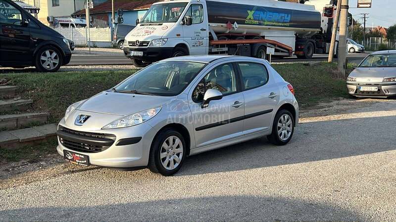 Peugeot 207 1.4 8v