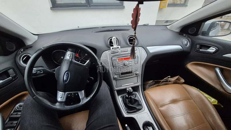 Ford Mondeo 