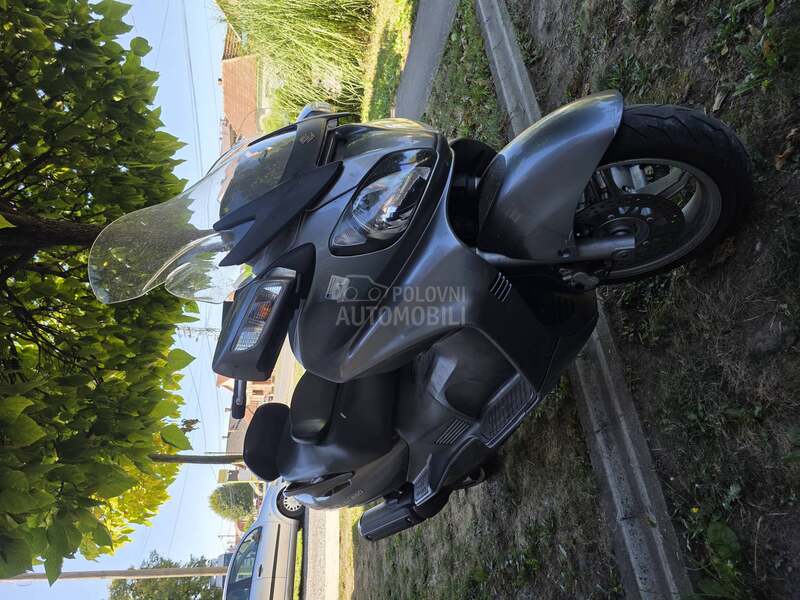 Suzuki burgman 650