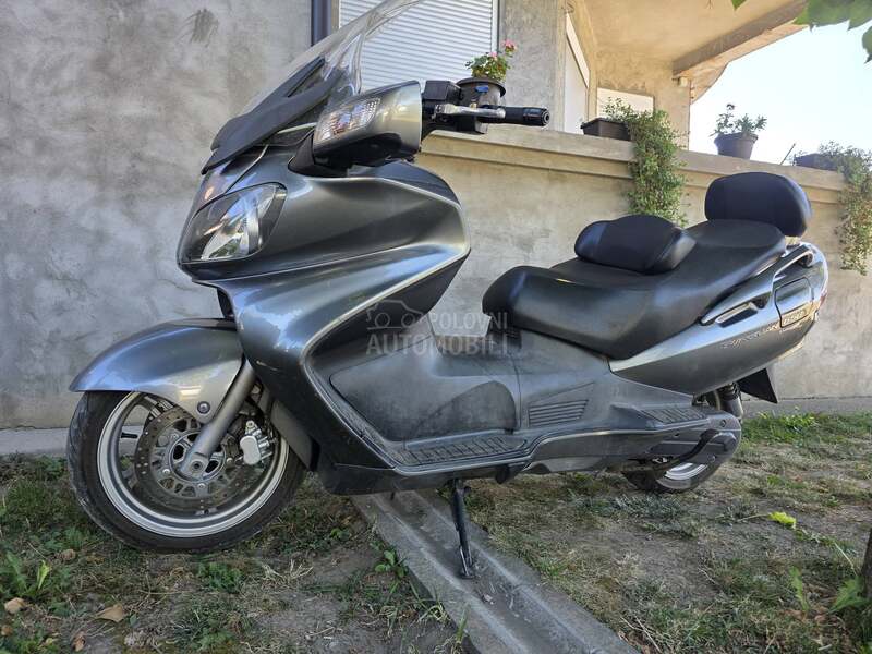 Suzuki burgman 650