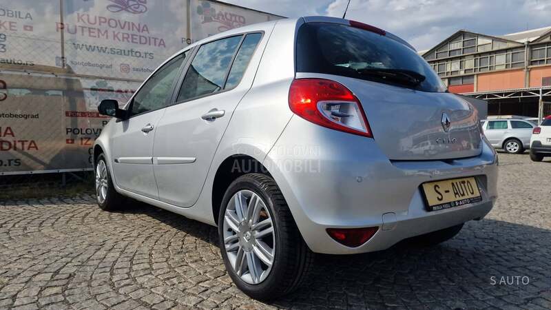 Renault Clio KREDlTl/NIGHT-DAY