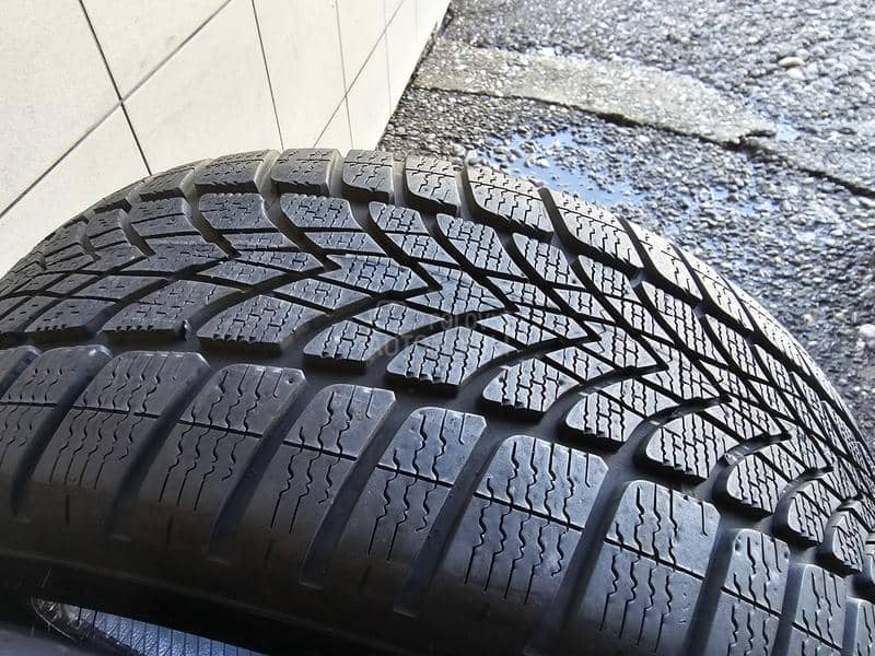 Dunlop 225/55 R17 Zimska