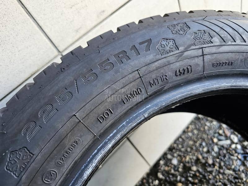 Dunlop 225/55 R17 Zimska