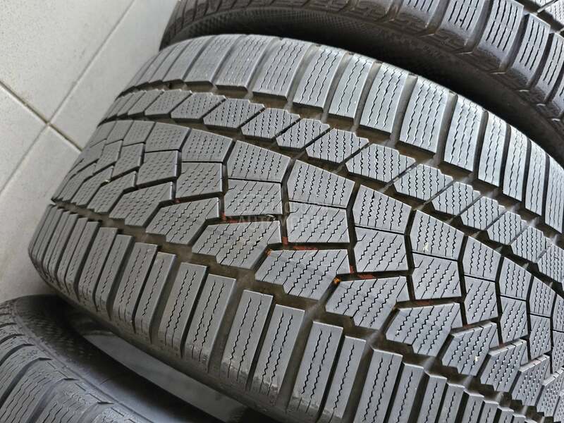 Continental 275/35 R19 Zimska