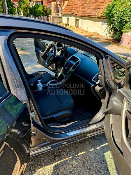 Opel Astra J 1.7 cdti