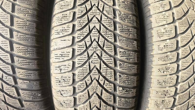 Dunlop 205/55 R16 Zimska