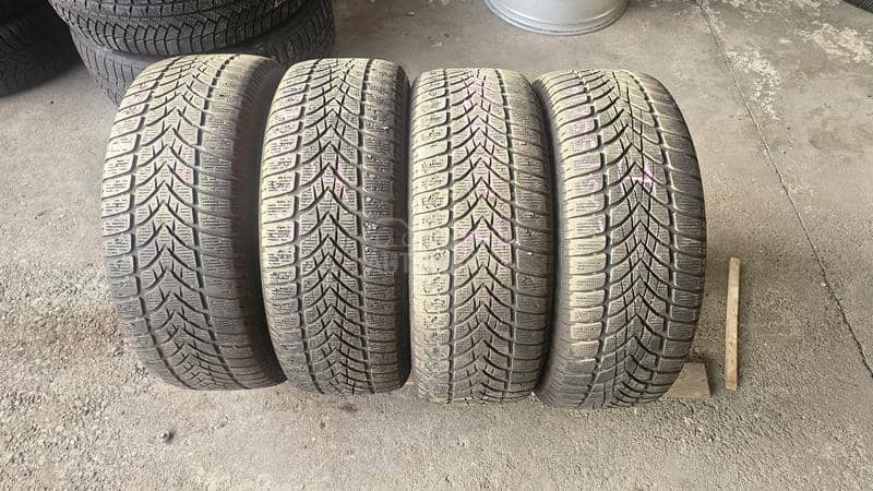 Dunlop 205/55 R16 Zimska