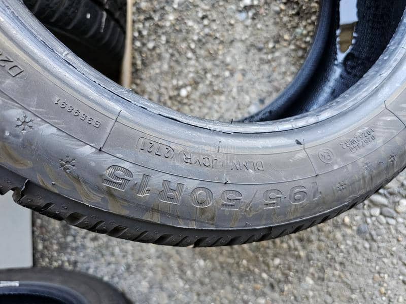Dunlop 195/50 R15 Zimska