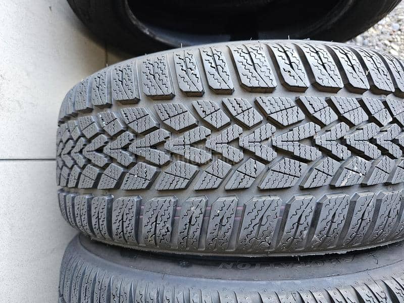 Dunlop 195/50 R15 Zimska