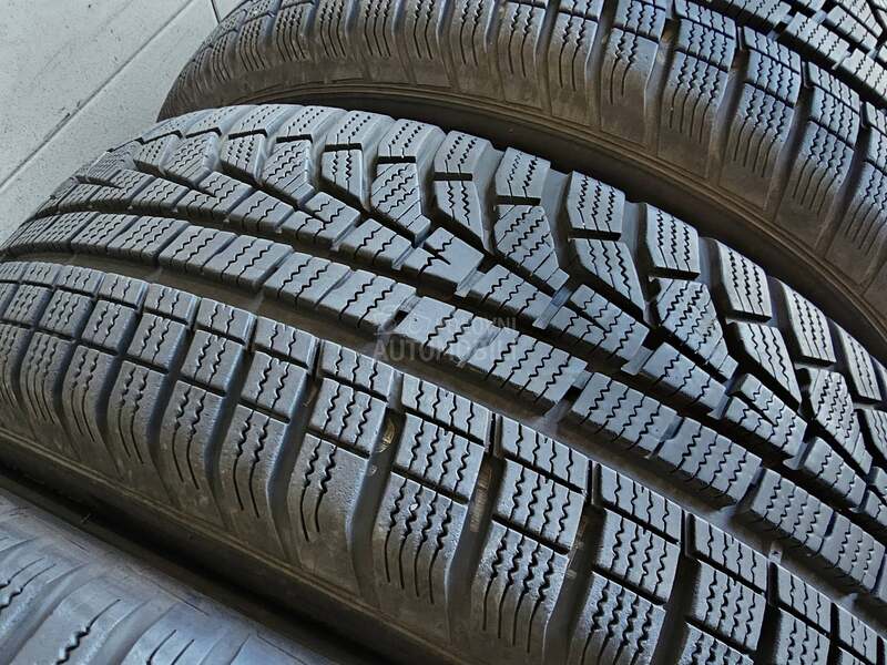 Hankook 215/70 R16 Zimska
