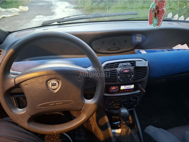 Lancia Ypsilon 