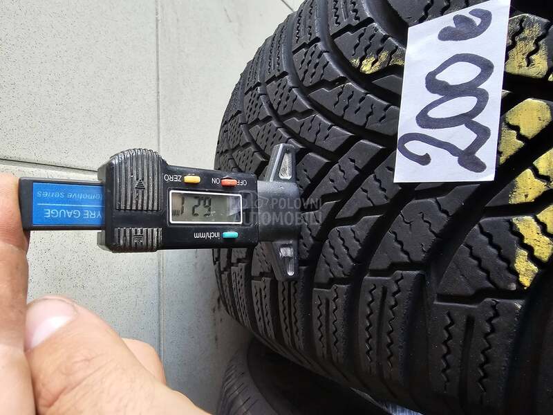 Firestone 215/65 R17 Zimska