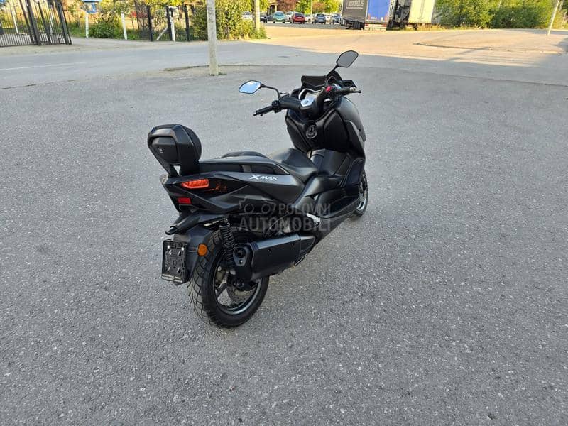 Yamaha X MAX