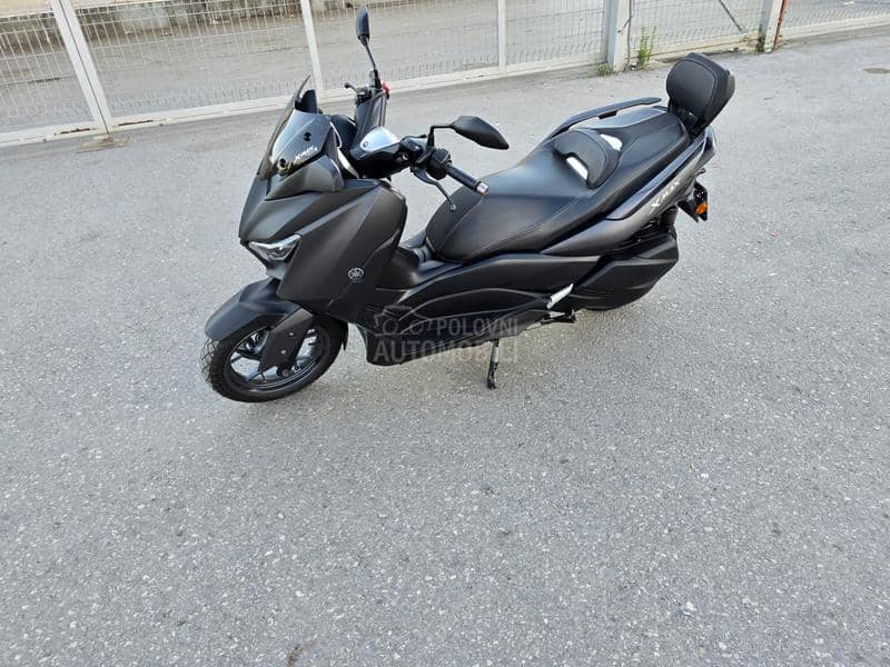 Yamaha X MAX