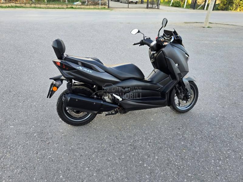 Yamaha X MAX