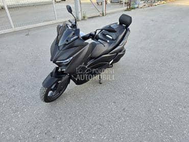 Yamaha X MAX