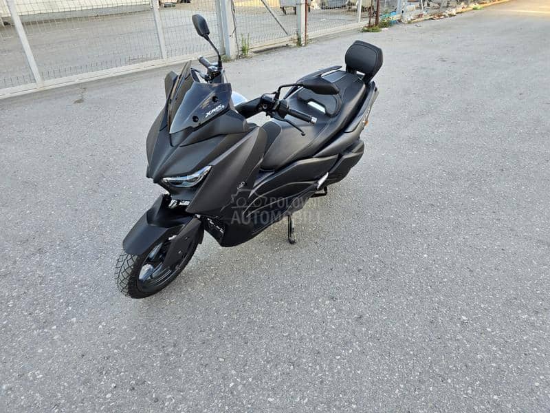 Yamaha X MAX
