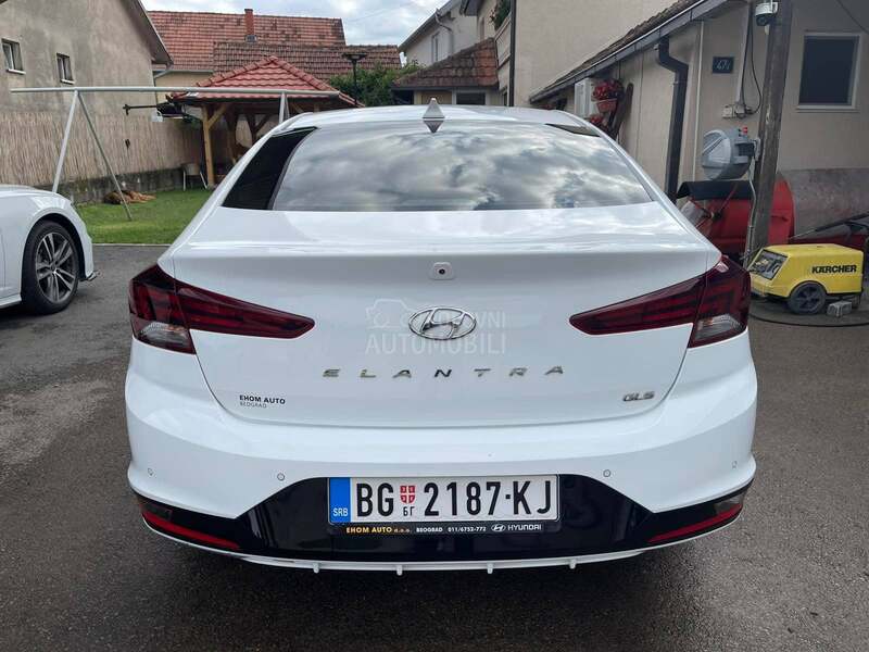 Hyundai Elantra GLS