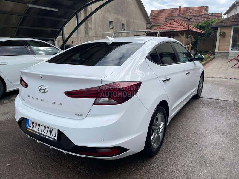 Hyundai Elantra GLS