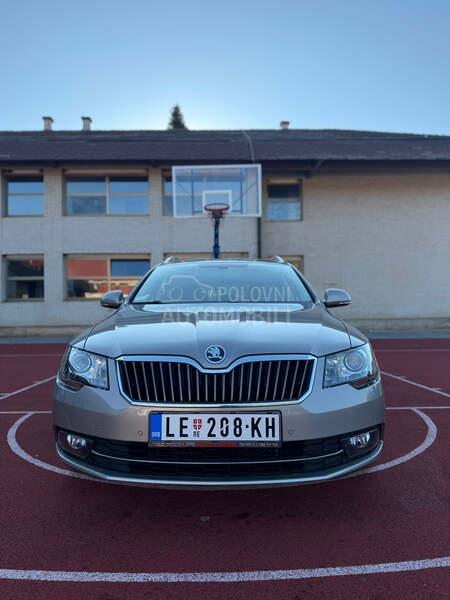 Škoda Superb 