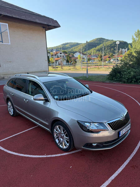Škoda Superb 