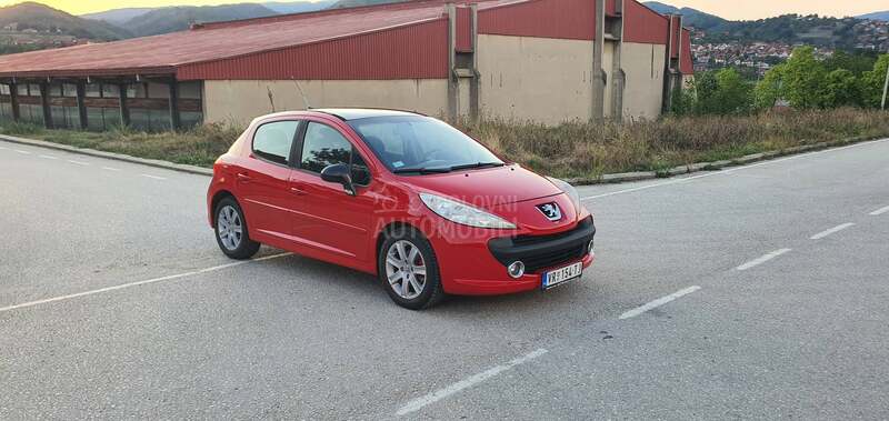 Peugeot 207 O C U V A N