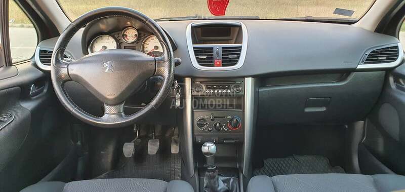 Peugeot 207 O C U V A N