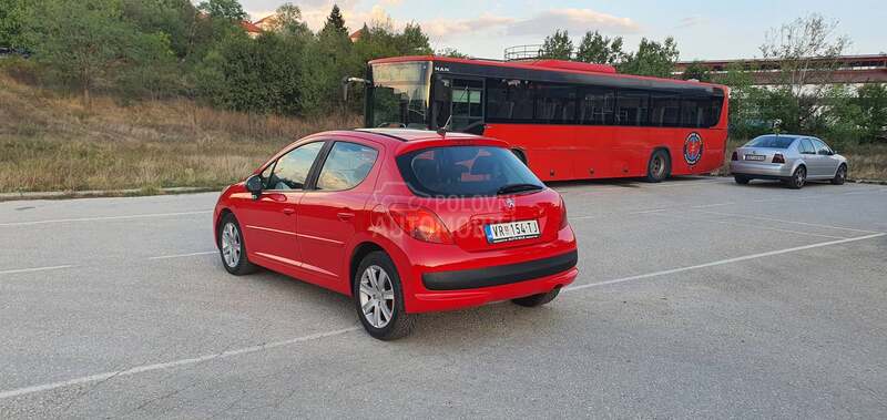 Peugeot 207 O C U V A N