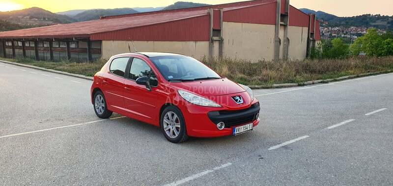 Peugeot 207 O C U V A N
