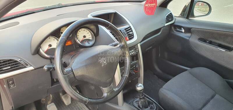 Peugeot 207 O C U V A N