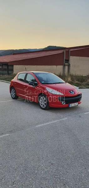 Peugeot 207 O C U V A N