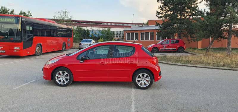 Peugeot 207 O C U V A N