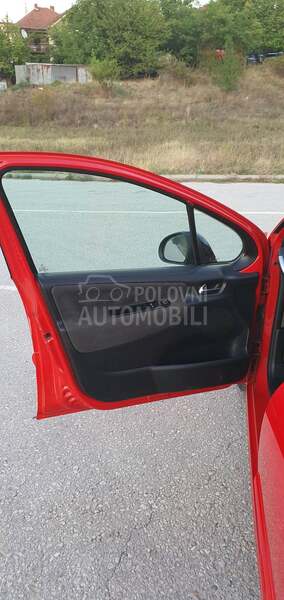 Peugeot 207 O C U V A N