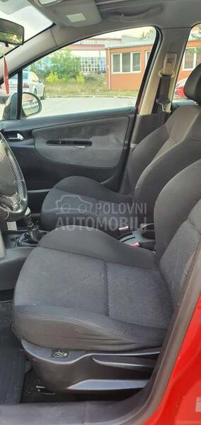Peugeot 207 O C U V A N