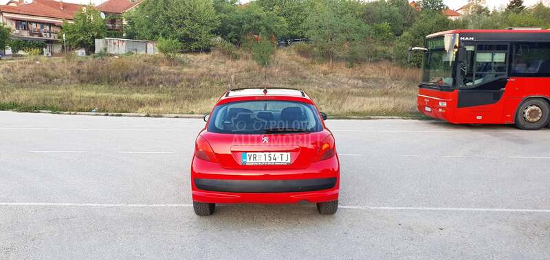Peugeot 207 O C U V A N