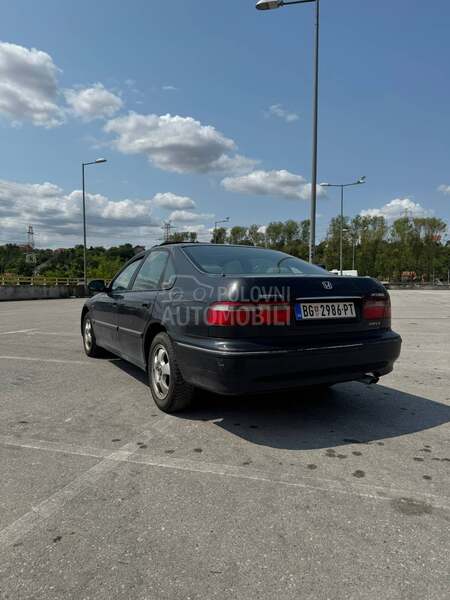 Honda Accord 2.0i LS