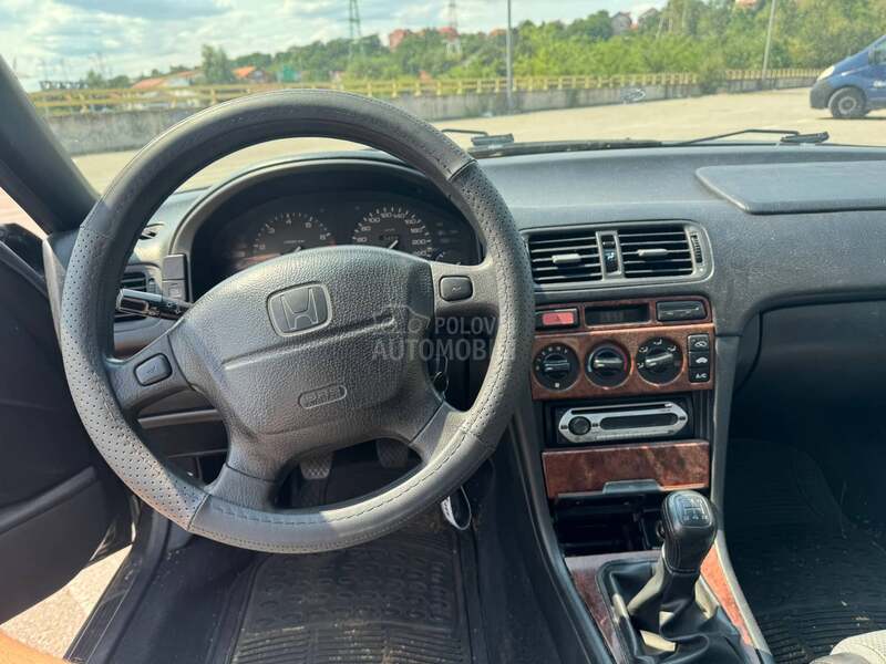 Honda Accord 2.0i LS