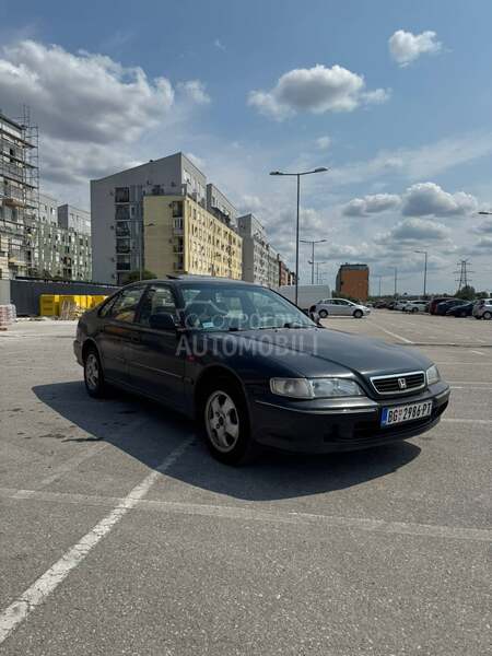 Honda Accord 2.0i LS